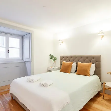 Bedroom In A Modern In Chiado In A Shared House * Lizbona